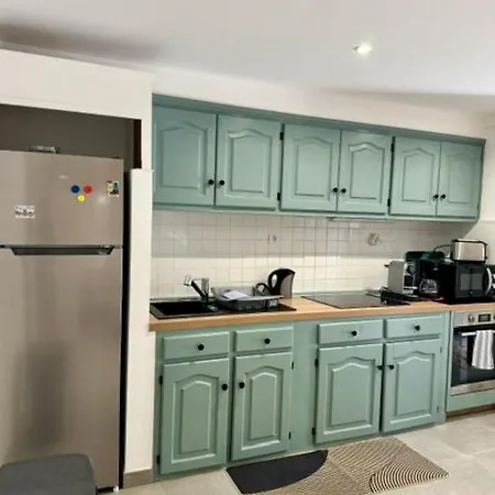 Дом отдыха Maison Avec Jardin Et Proche Проприано